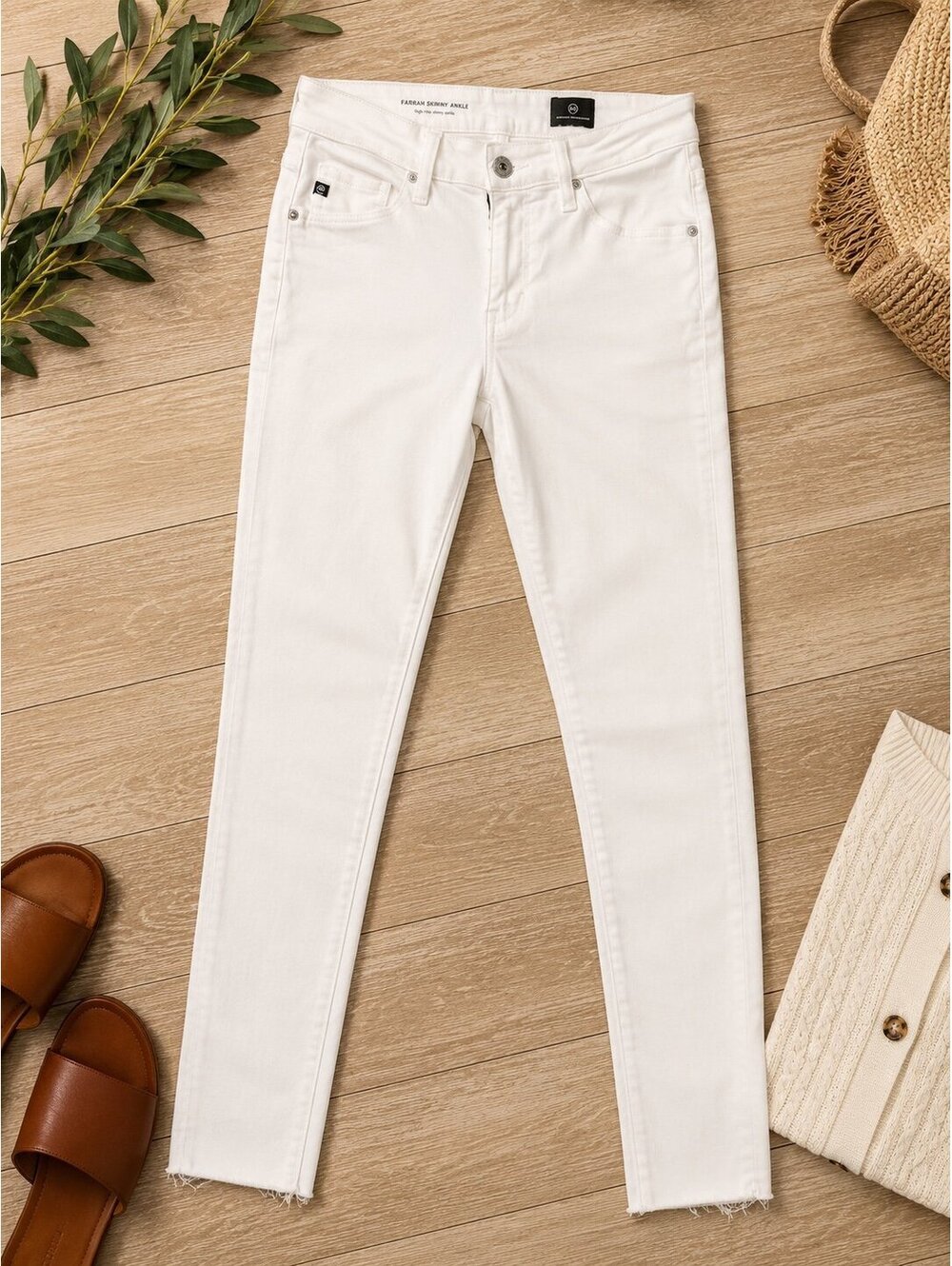 AG Farrah Skinny Ankle White Jeans Size 26R
